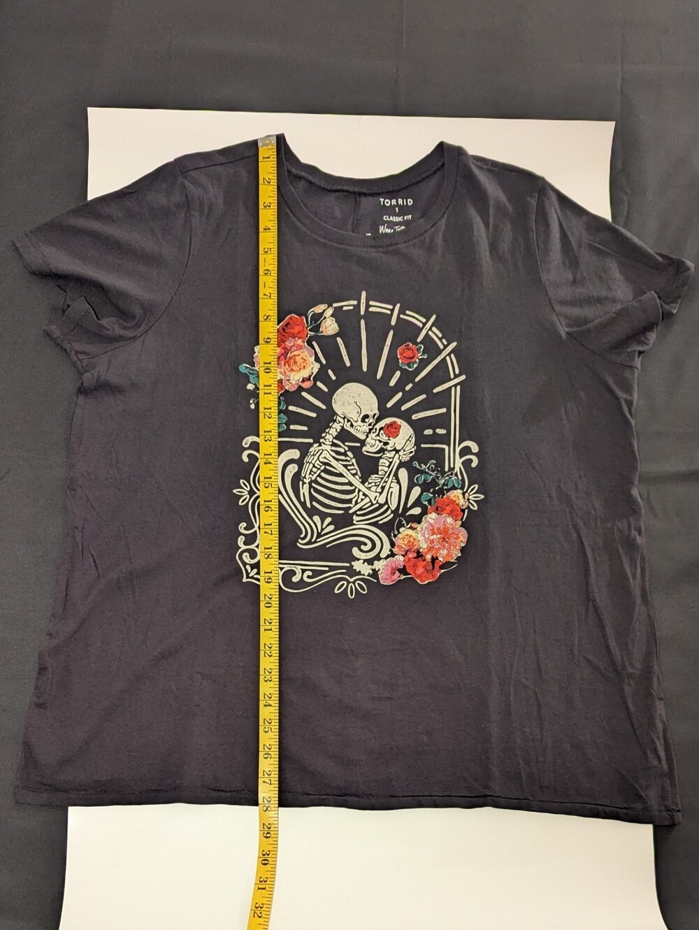Torrid Gently Used Black Forever Collage Vintage Crew Neck Tee Sz 1 Classic Fit - Picture 8 of 11
